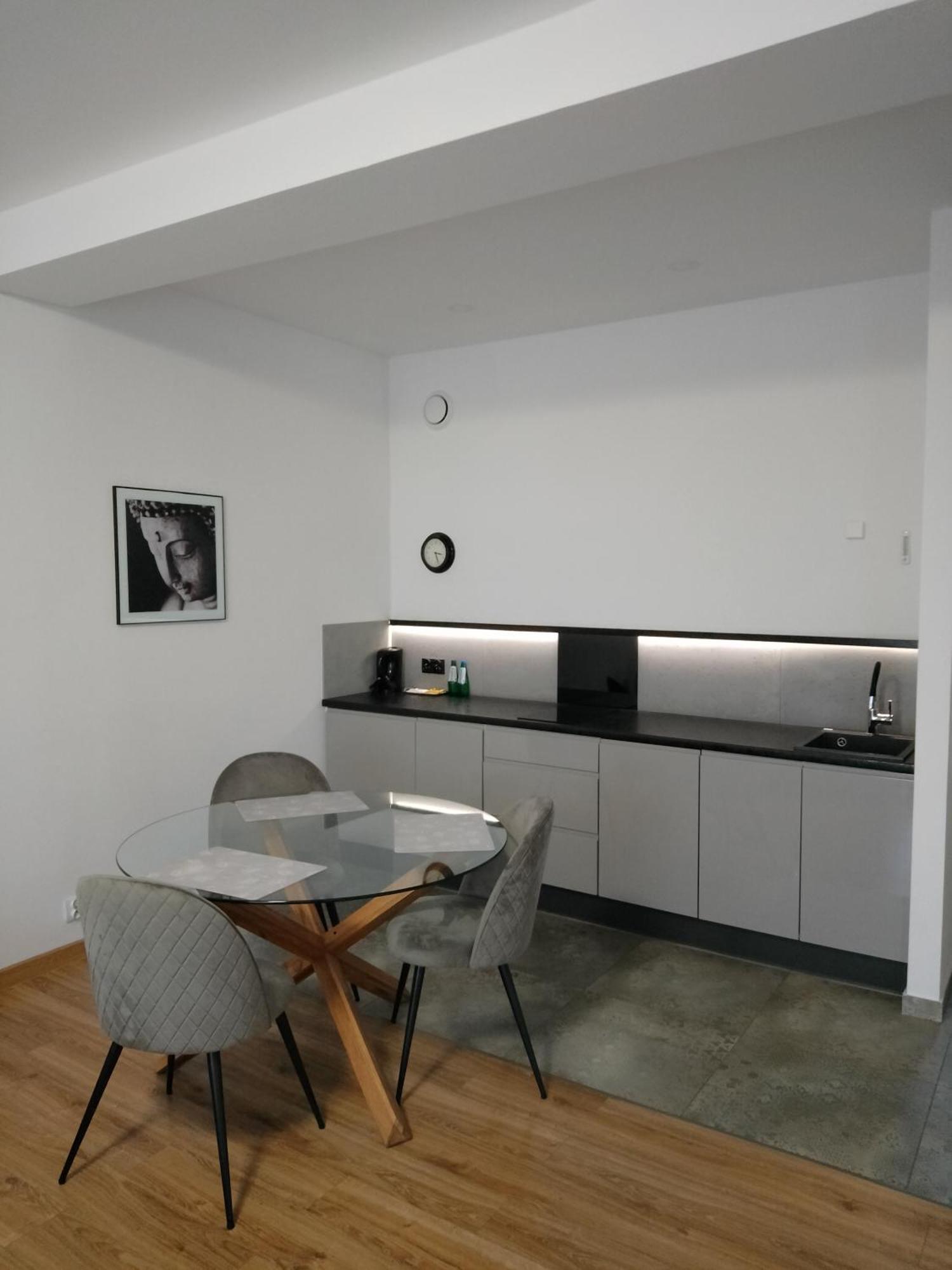 Apartamenty Lawendowy Zakatek 5 Opole Kültér fotó